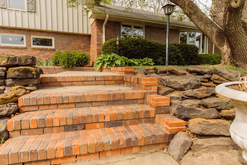 116 Mt Barbara Dr, Salina, KS 67401