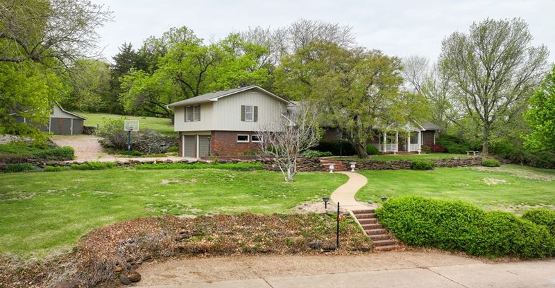 116 Mt Barbara Dr, Salina, KS 67401