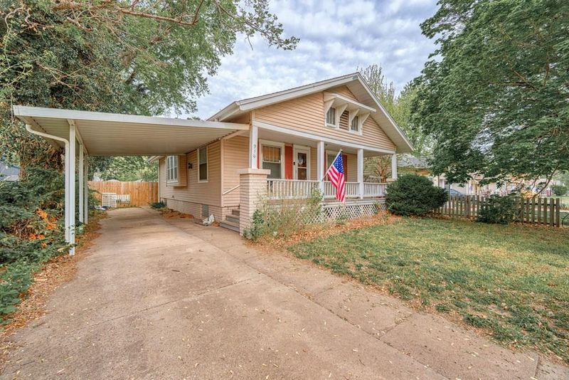 916 Sheridan St, Salina, KS 67401