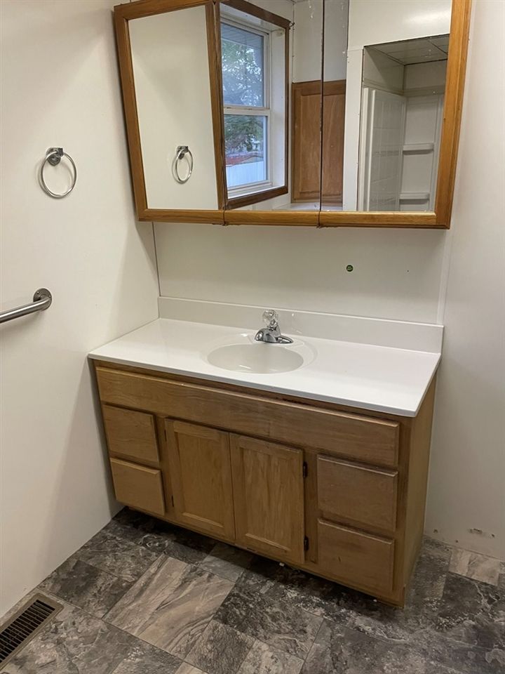 320 N Oakdale, Salina, KS 67401