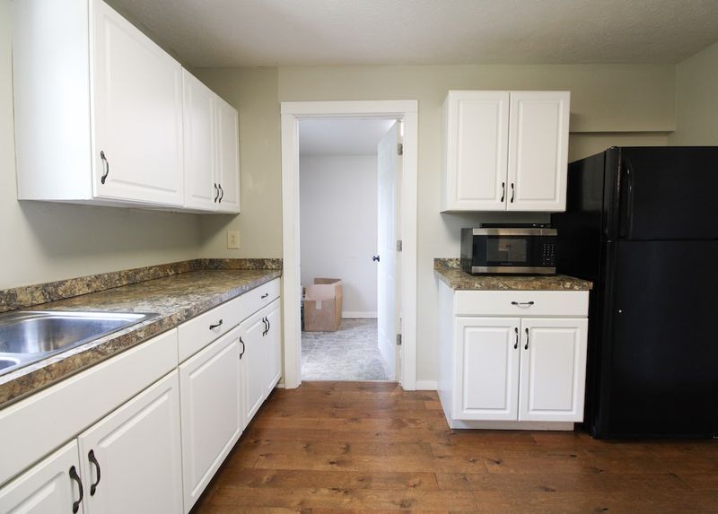 737 S 5th St, Salina, KS 67401