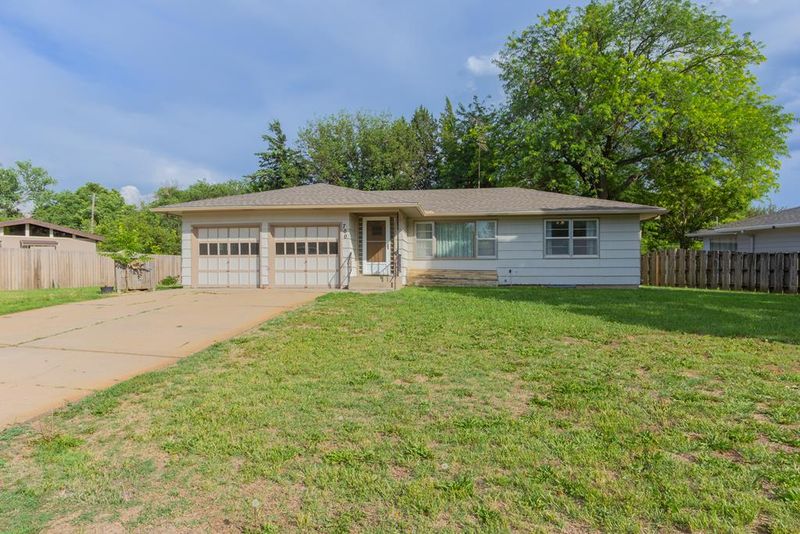 700 E Wilson St, Salina, KS 67401