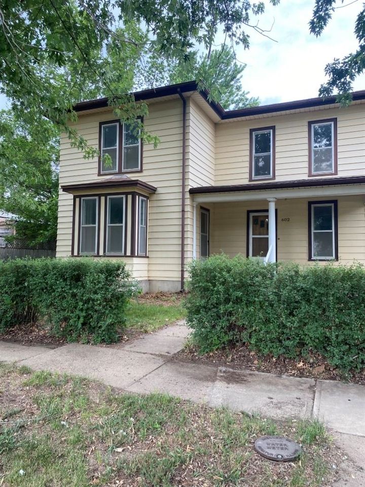 602 Spring St, Gypsum, KS 67448
