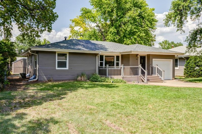 811 E Kirwin Ave, Salina, KS 67401