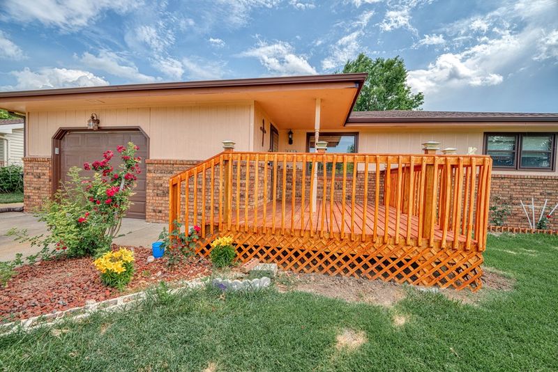 1118 E Beloit Ave, Salina, KS 67401