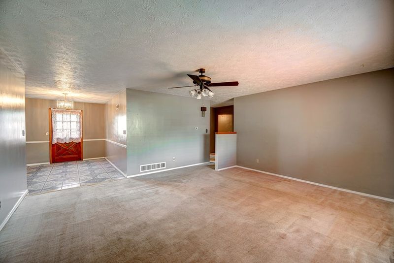 1118 E Beloit Ave, Salina, KS 67401