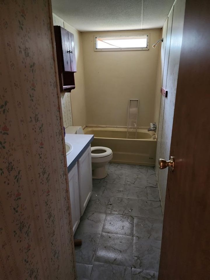 7477 W Frontier Rd, Salina, KS 67401