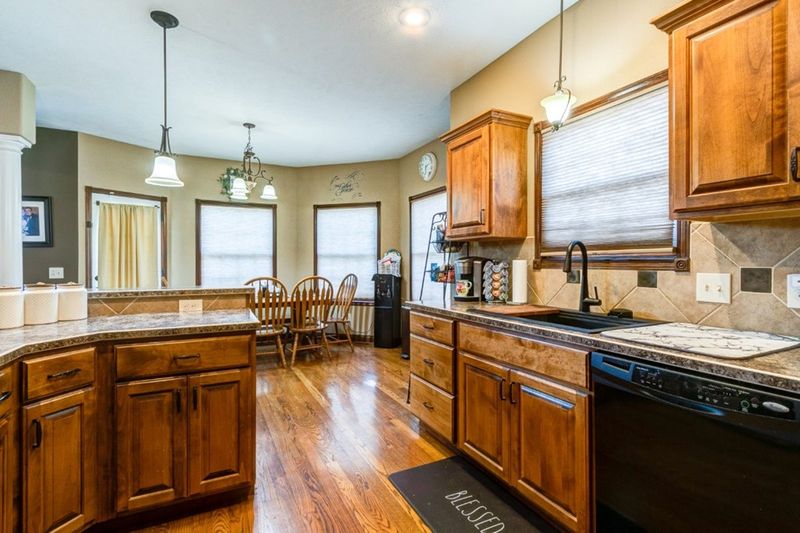 2519 Stonepost Ln, Salina, KS 67401