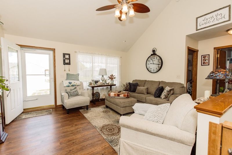 2974 Jack Cir, Salina, KS 67401