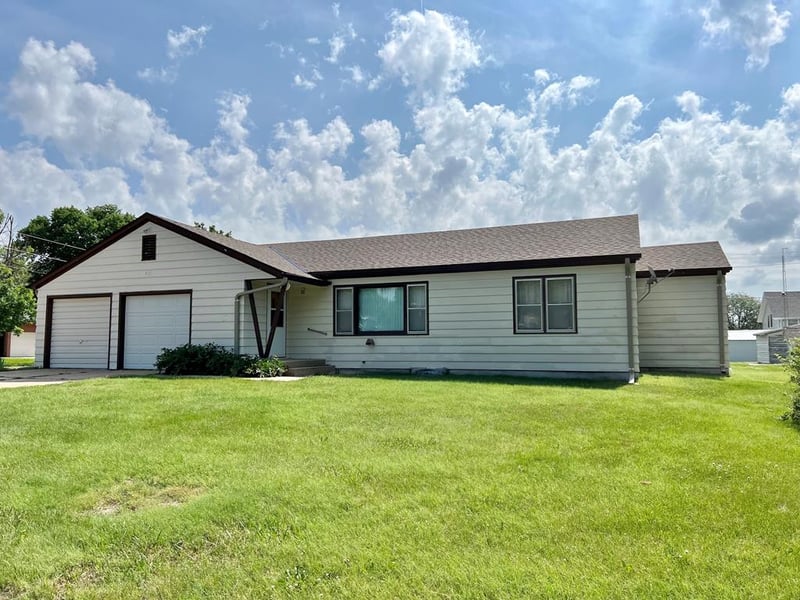 416 N High, Mankato, KS 66956