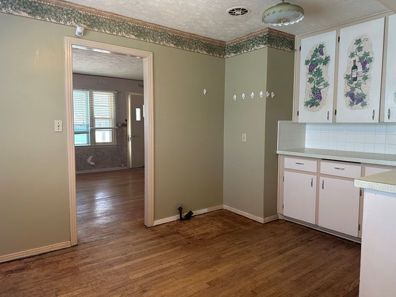2011 28th St, Great Bend, KS 67530