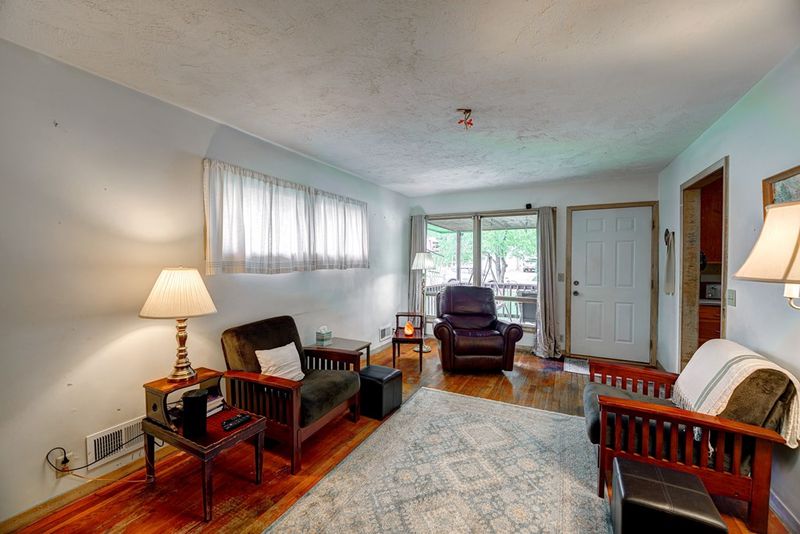 1623 Cloud Cir, Salina, KS 67401