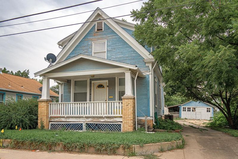114 S Ohio St, Salina, KS 67401