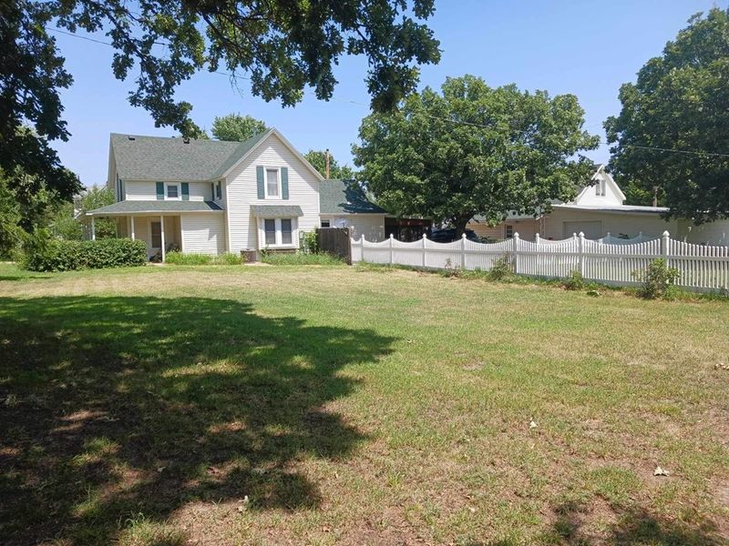 209 - 213 S Main, Smolan, KS 67456