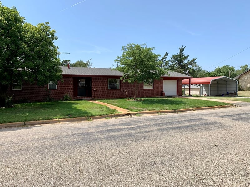 1012 State, Ellsworth, KS 67439