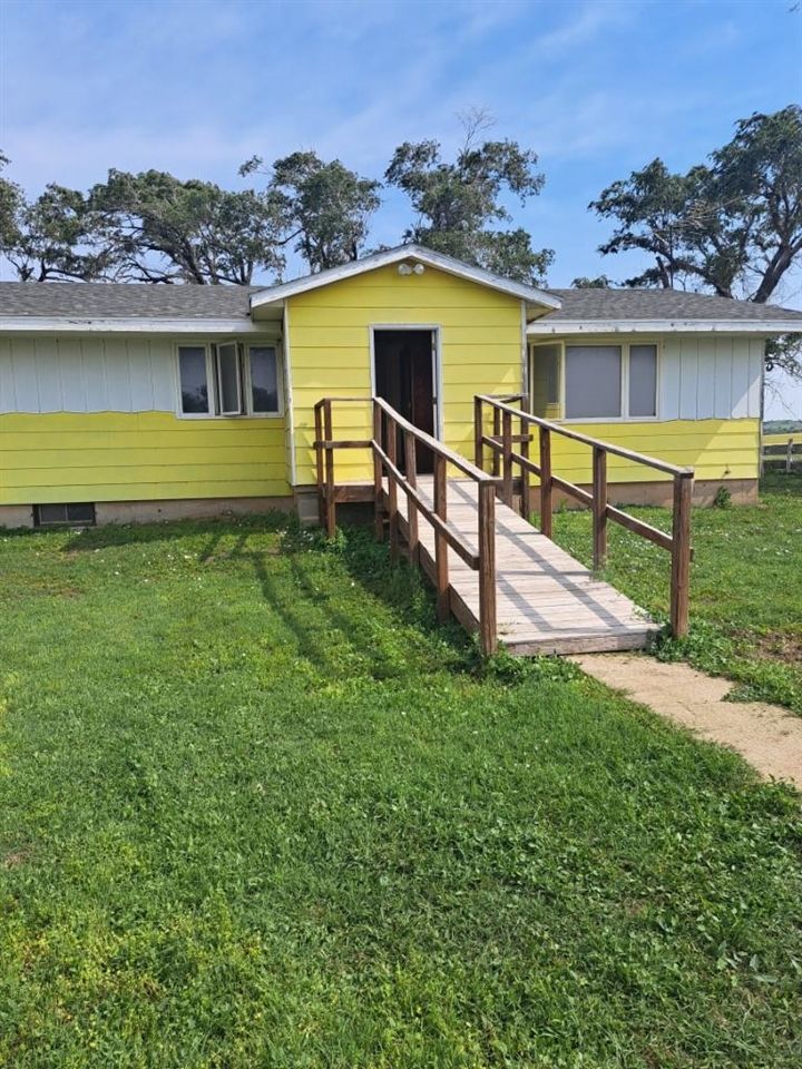 11448 S Muir Rd, Falun, KS 67442