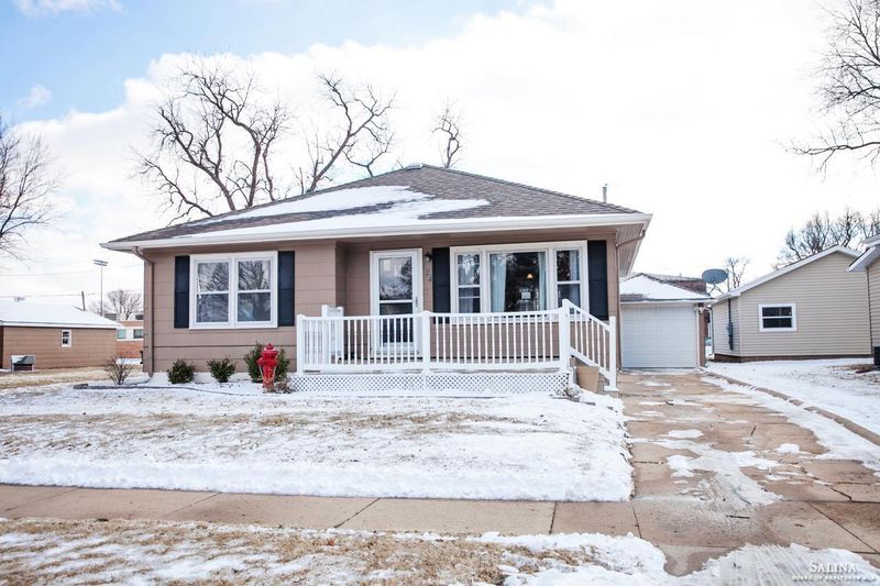 124 E Kirwin Ave, Salina, KS 67401