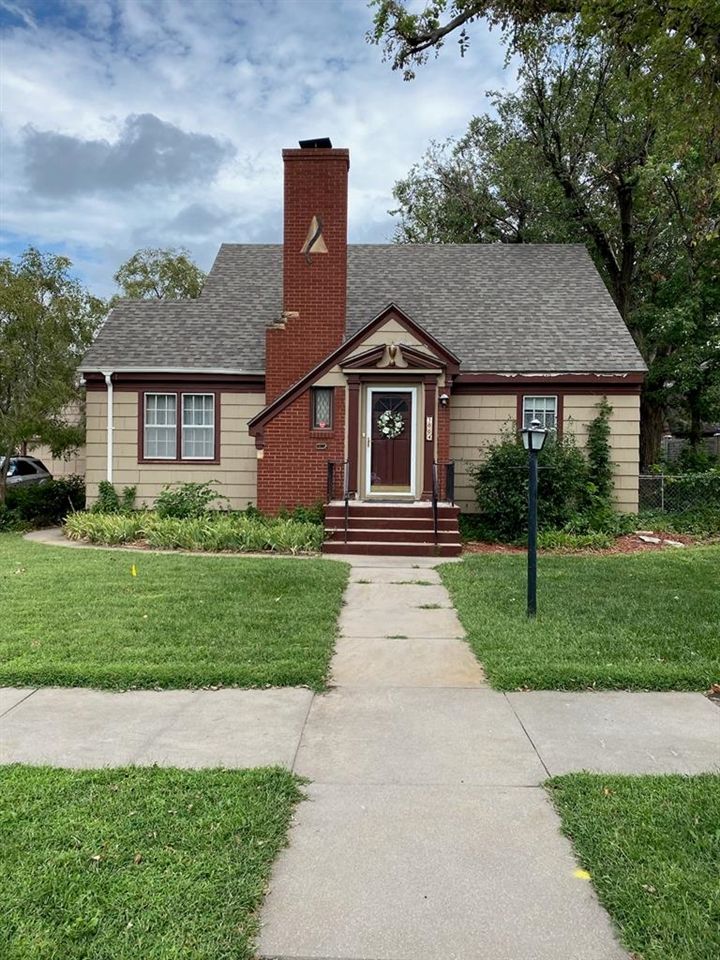 1604 Monroe St, Great Bend, KS 67530