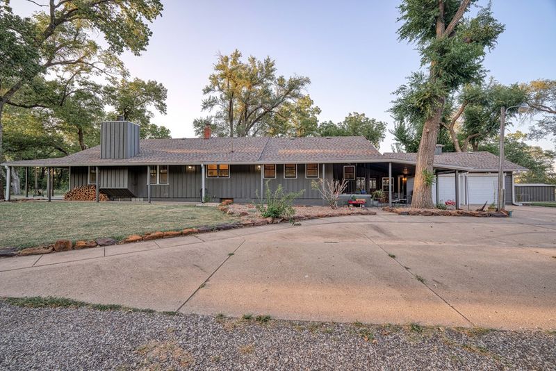 1820 N 5th St, Salina, KS 67401