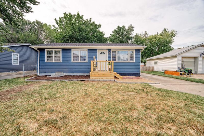 615 Maple Ave, Salina, KS 67401