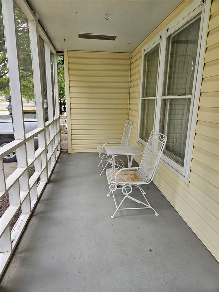 425 E Claflin Ave, Salina, KS 64701