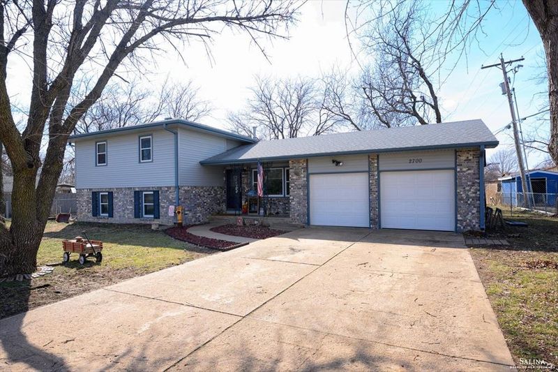 2700 Bret Ave, Salina, KS 67401