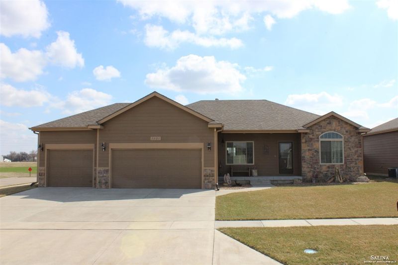 1801 NW 9th St, Abilene, KS 67410