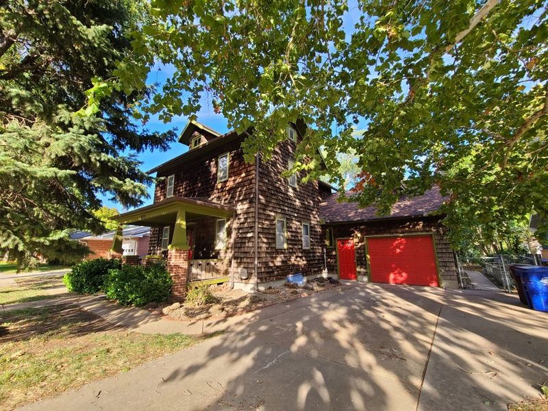 322 N Chestnut St, Lindsborg, KS 67456
