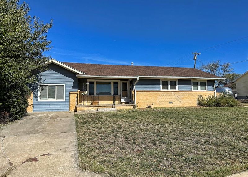 110 E Park St, Lincoln, KS 67455
