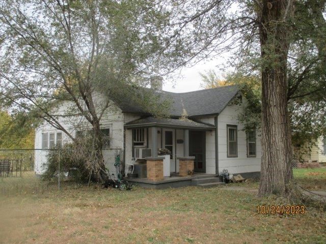 207 E 8th, Larned, KS 67550