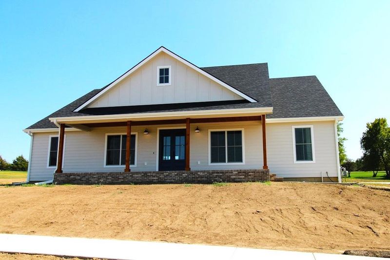 1319 Bentgrass, Salina, KS 67401