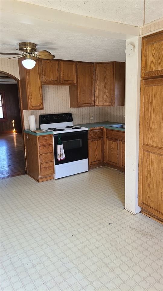 122 S Mulberry St, Galva, KS 67443