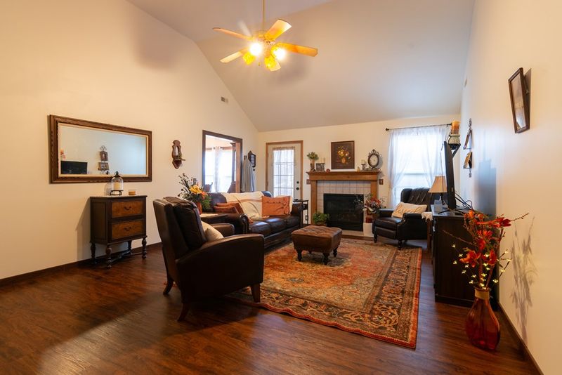 3000 Winston Dr, Lawrence, KS 66049