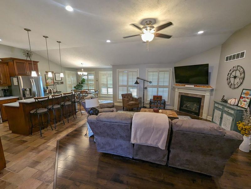 2532 Stonepost Ln, Salina, KS 67401