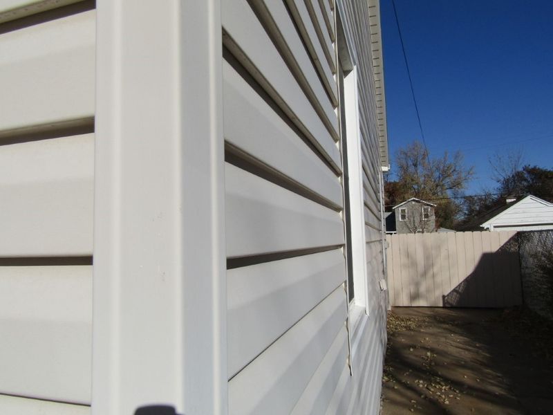 348 W Cloud St, Salina, KS 67401