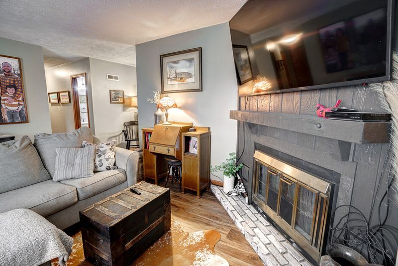 6376 W Watkins Rd, Salina, KS 67401