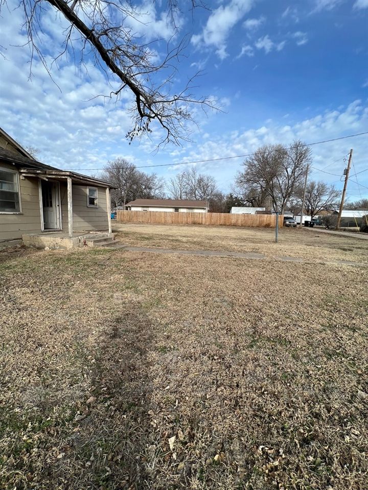 700 N 3rd St, Salina, KS 67401
