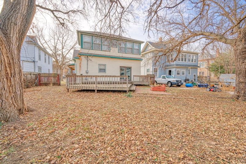 912 W Ash St, Salina, KS 67401