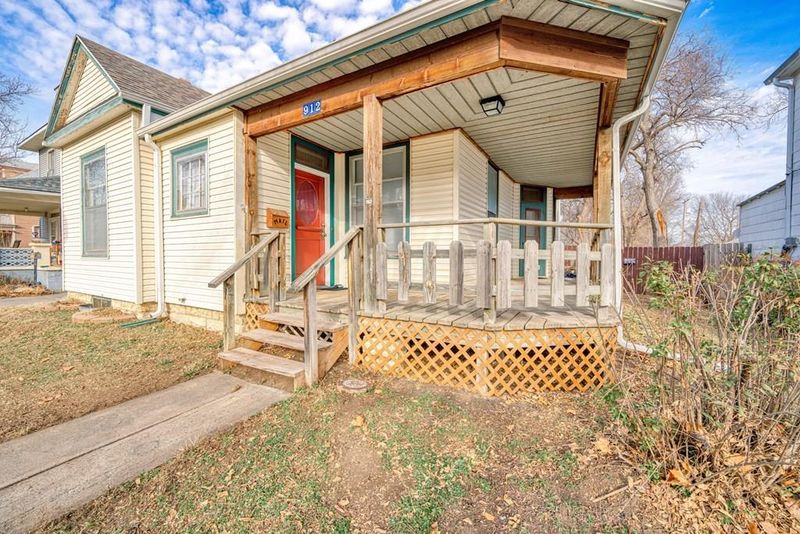 912 W Ash St, Salina, KS 67401
