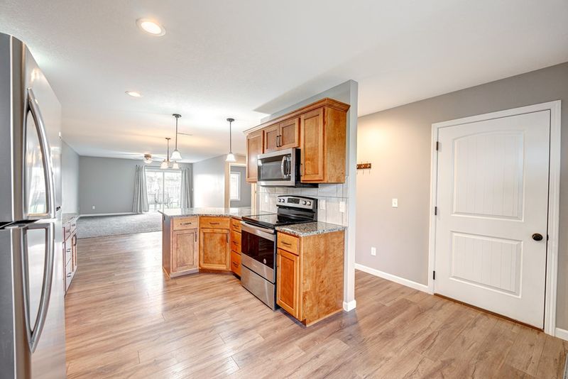 2225 Saddlebrook Dr, Salina, KS 67401