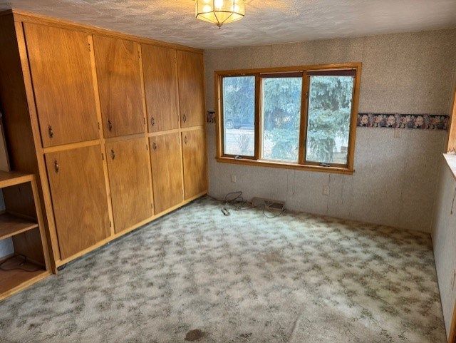 509 1st St, Glasco, KS 67445