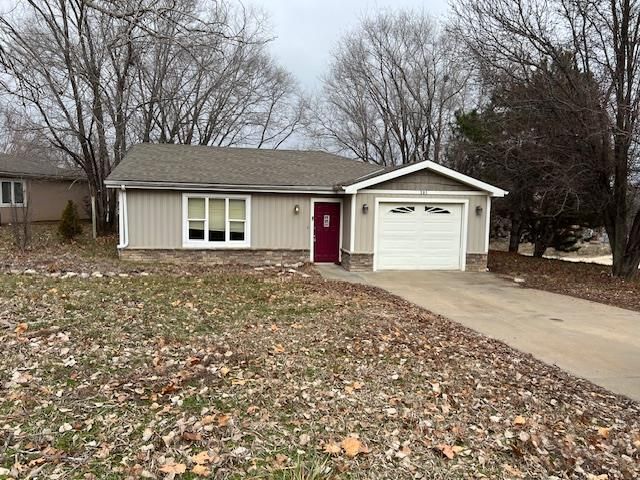 301 Appaloosa Trl, Ogden, KS 66517