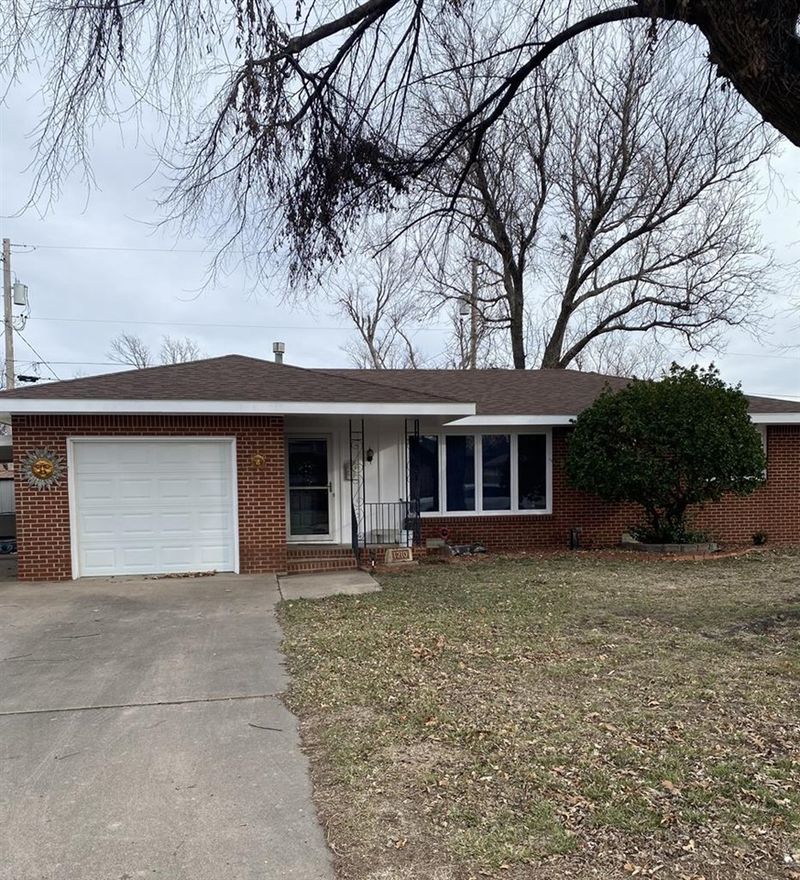 1210 Roosevelt St, Great Bend, KS 67530