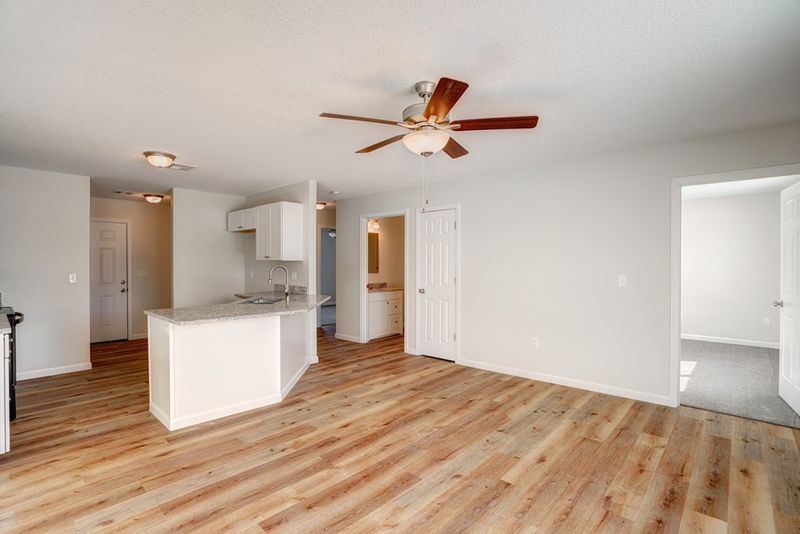 1136 Harbor Dr, Salina, KS 67401