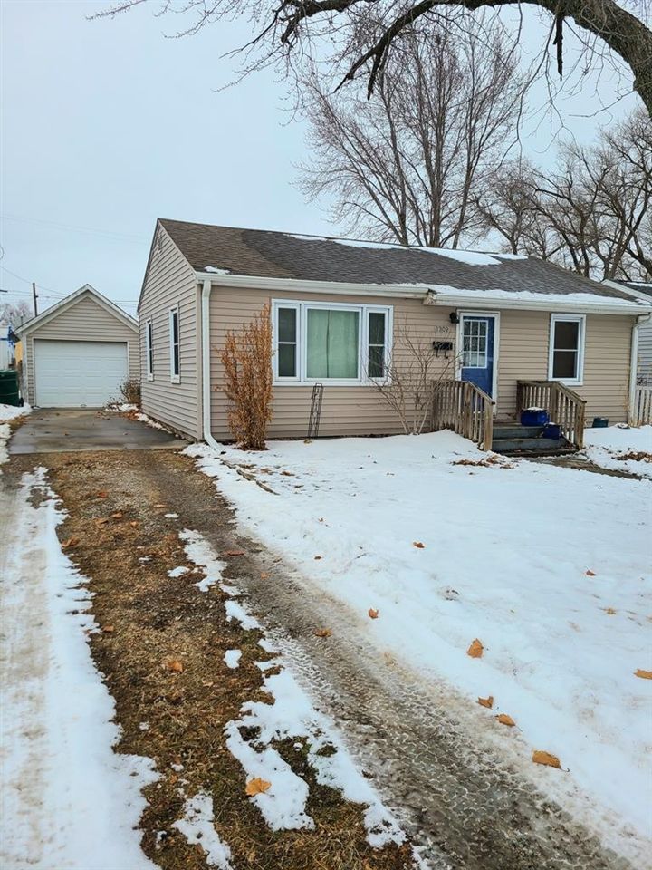 1302 NW 2nd St, Abilene, KS 67410