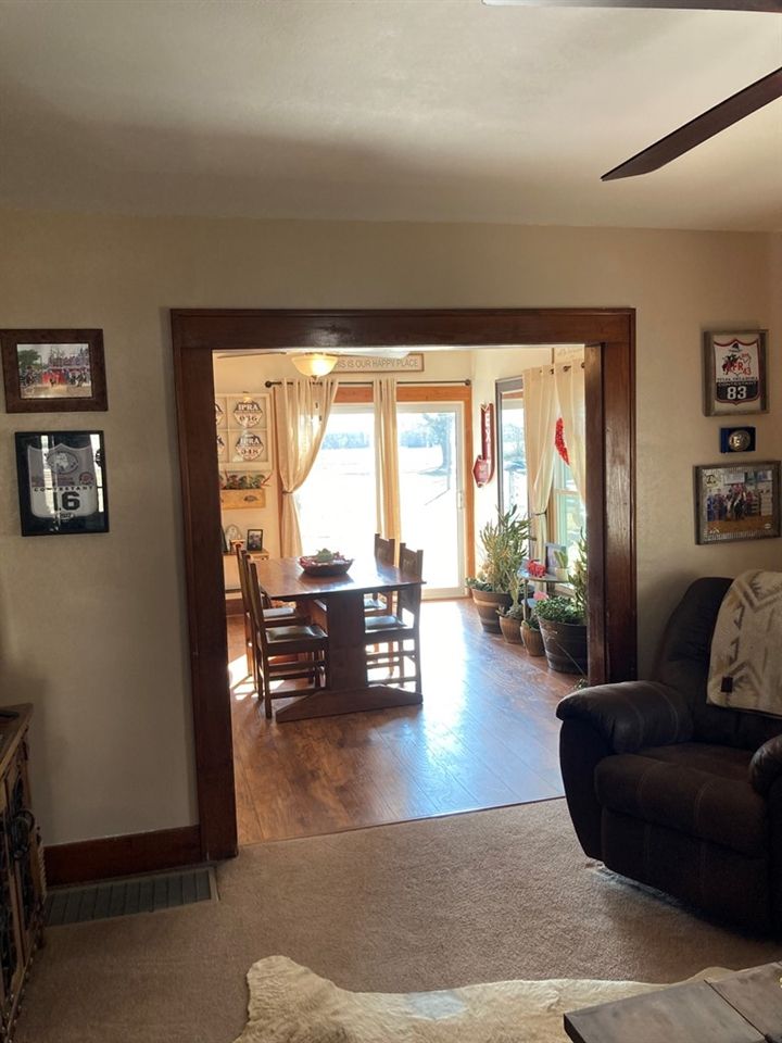 1601 Sw 2nd St, Abilene, KS 67410