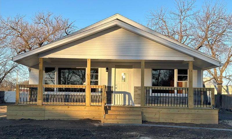 721 N 5th St, Salina, KS 67401