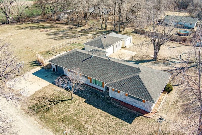 404 E 6th St, Solomon, KS 67480