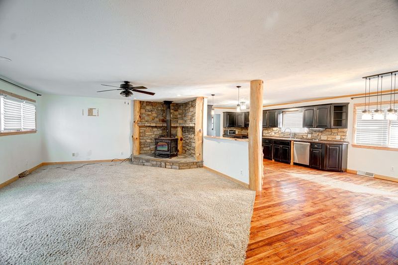 404 E 6th St, Solomon, KS 67480