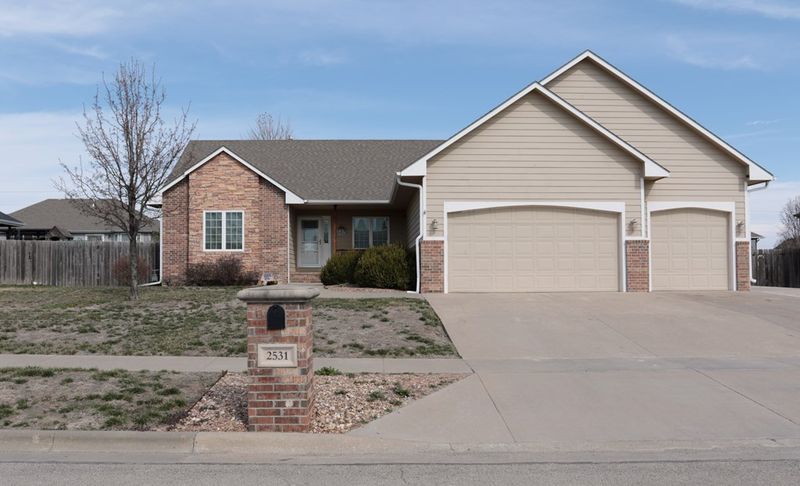 2531 Stonepost Ln, Salina, KS 67401